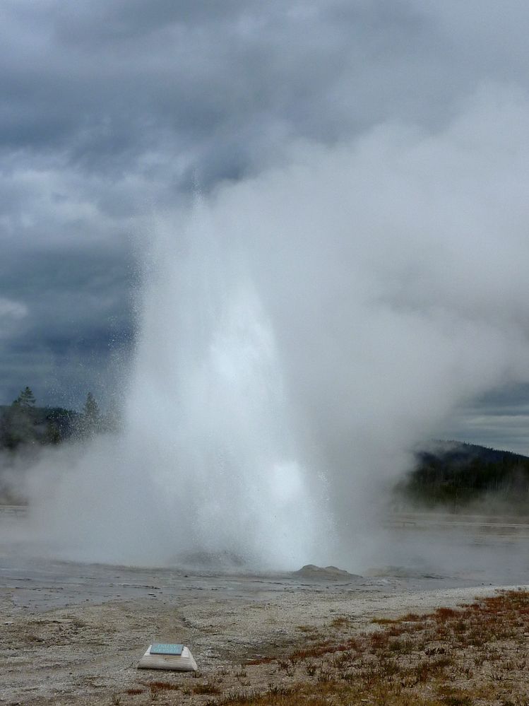 Yellowstone Old faithfull Daisy Geyser (8).JPG